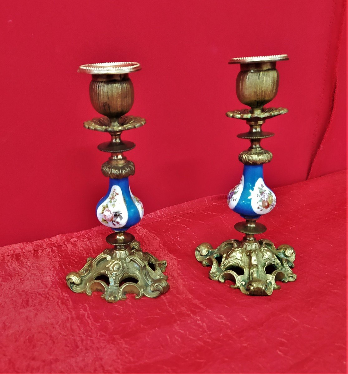 Coppia di piccoli candelieri in bronzo-photo-2