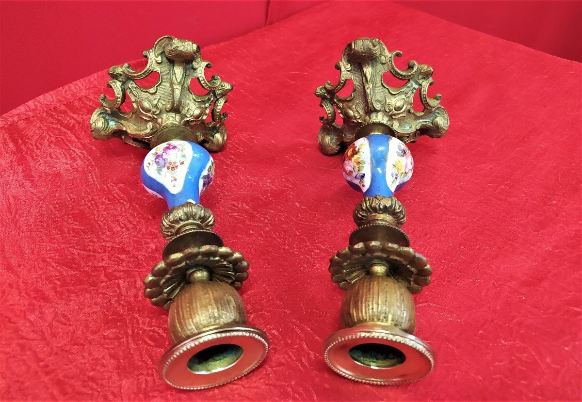 Coppia di piccoli candelieri in bronzo-photo-1
