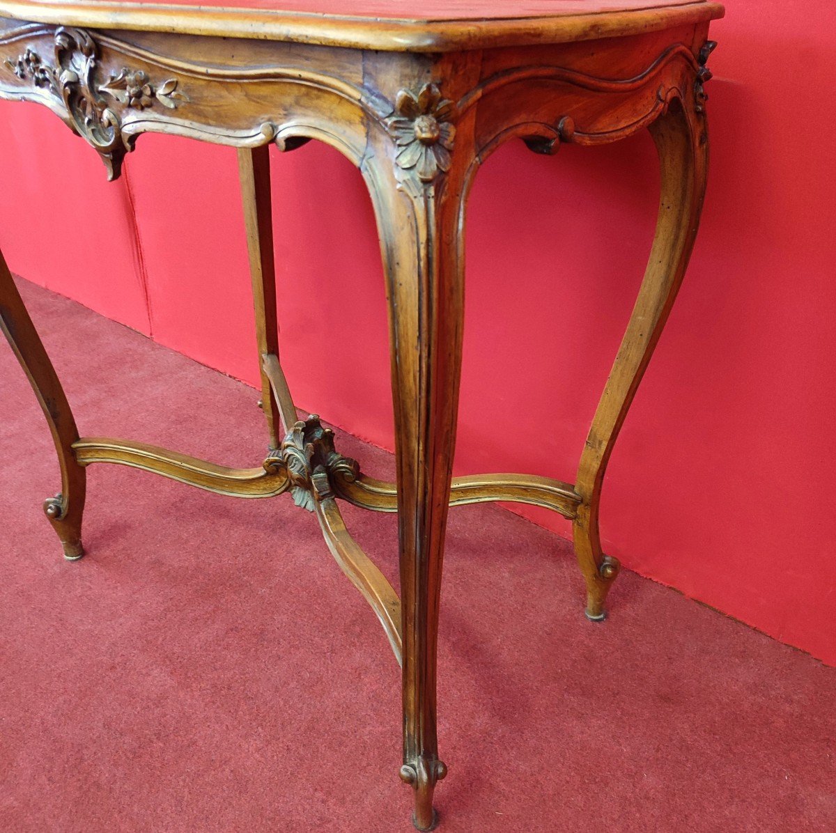 Piccolo tavolino veneziano intagliato-photo-3