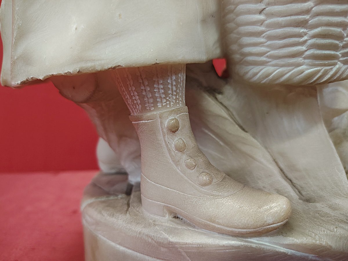 Scultura in marmo allegoria autunnale P. Filippini-photo-1