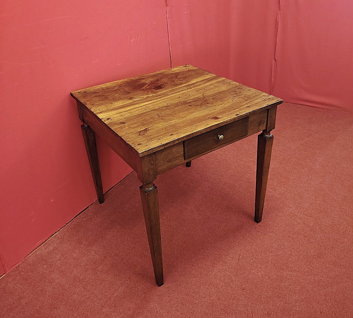 Piccolo tavolino quadrato Luigi XVI