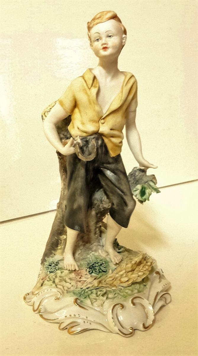 Capodimonte statuette en céramique peinte à la main signée Volta