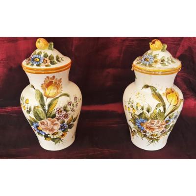 Paire de vases en céramique italienne, peint à la main