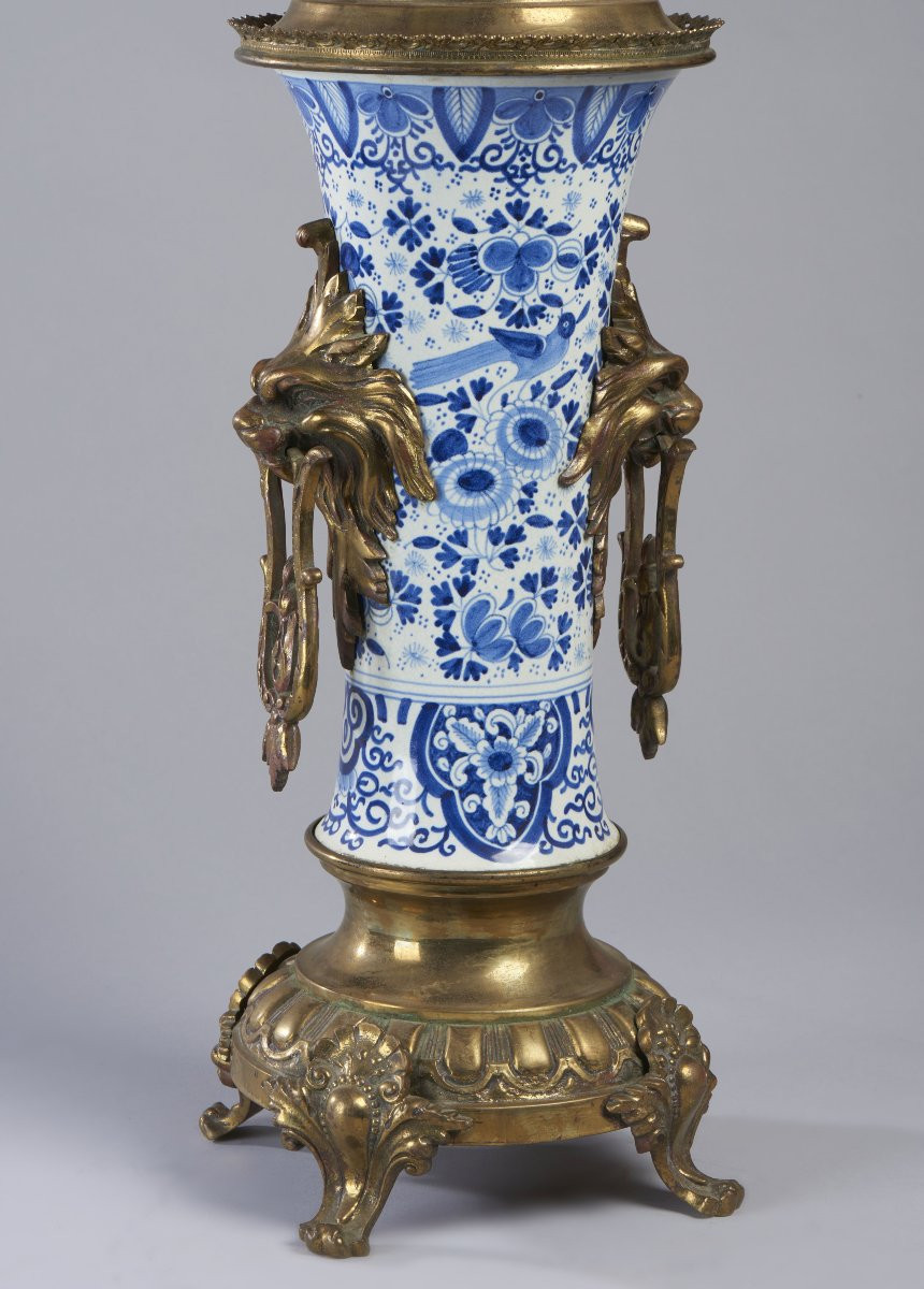 Due Candelabri e Sveglia in Ceramica di Delft XIX secolo -photo-2