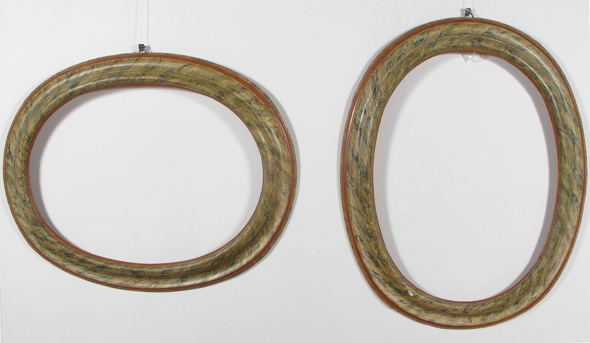 Coppia di cornici ovali marmorizzate, Veneto, Luigi XIV°