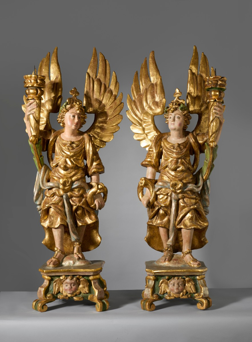 Coppia di Angeli portacero sculture in legno dorato e policromo