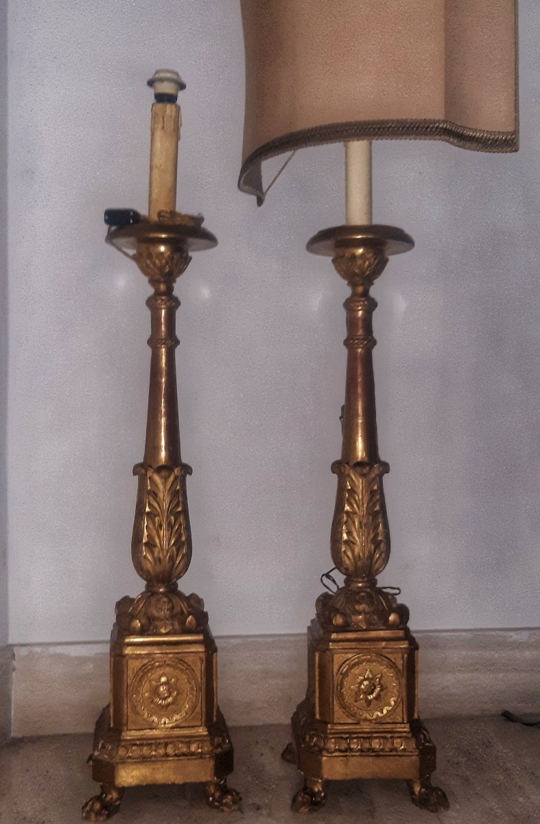 Coppia candelieri in legno dorato