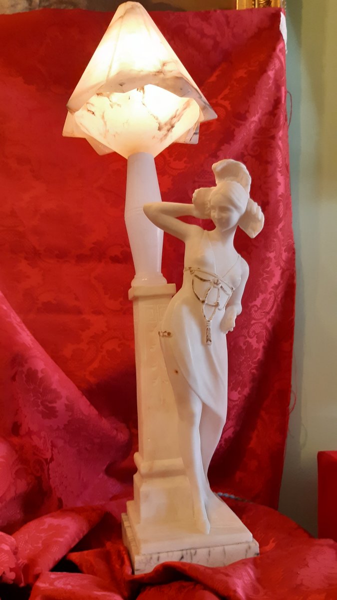 Sculpture Art Nouveau En Albatre