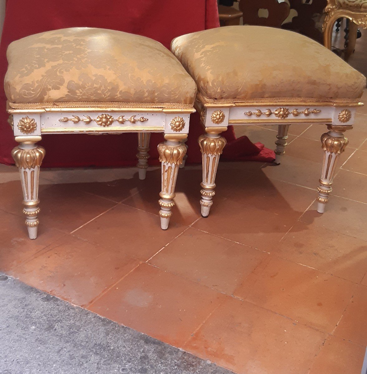 Paire de tabouret duXVIII siecle-photo-1