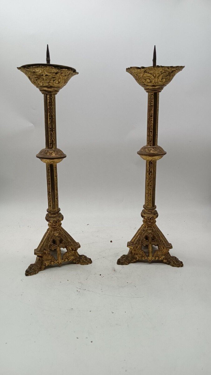 coppia candelieri in bronzo dorato stile neogotico XIX secolo 35 cm