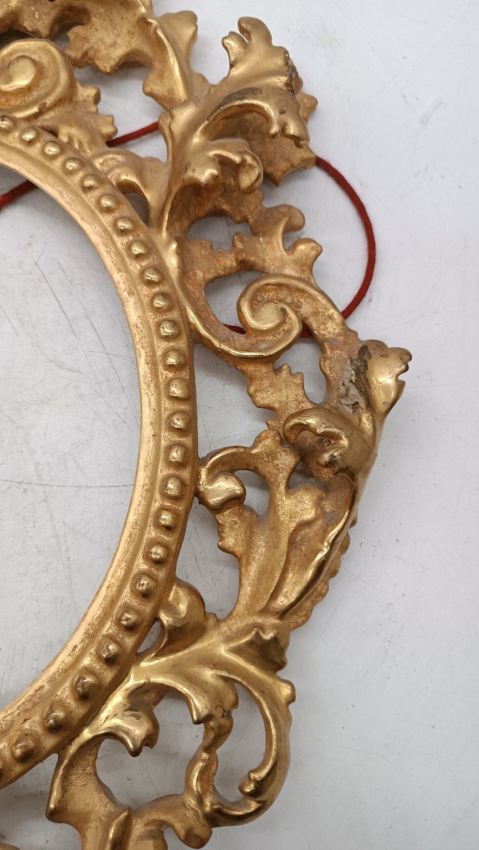 Cornice dorata oro zecchino ,intagliata ovale ,XIX secolo 45x35 cm-photo-1