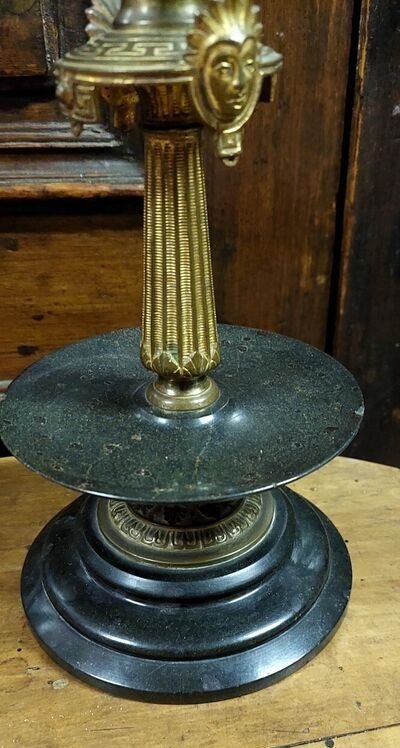 Coppia antichi lumi a petrolio in bronzo dorato Marmo XIX secolo Vetro Opalina-photo-1