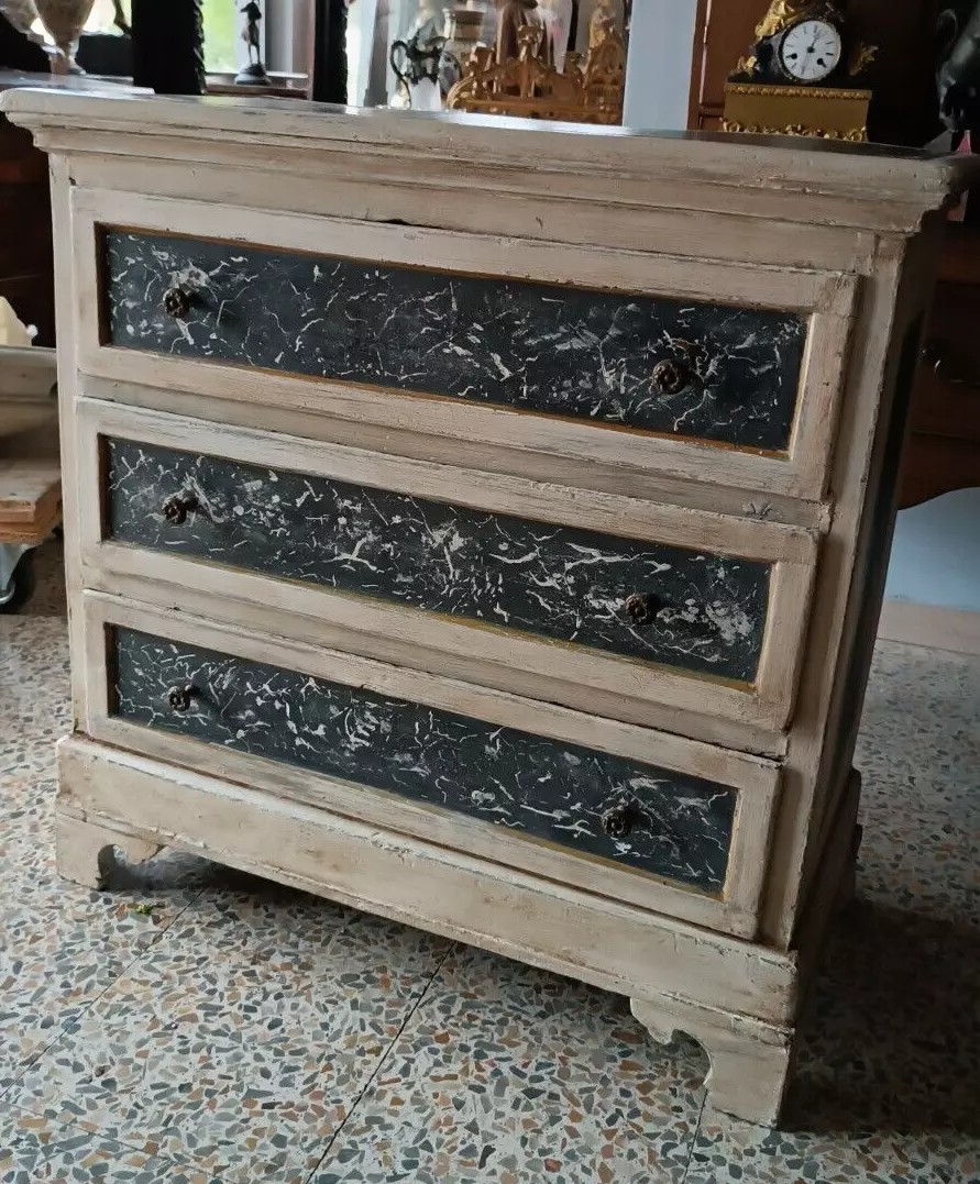 Piccolo cassettone laccato provenienza toscana XVII secolo-photo-4