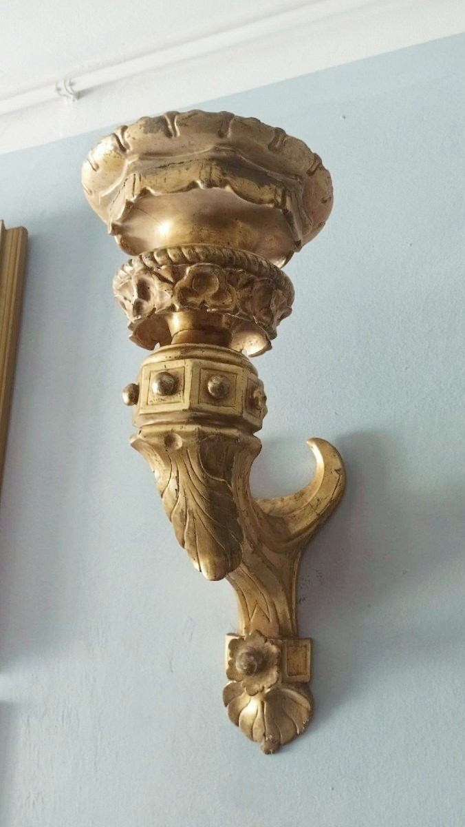 Grande vecchia coppia di candelieri da parete dorati - applique in legno dorato-photo-3