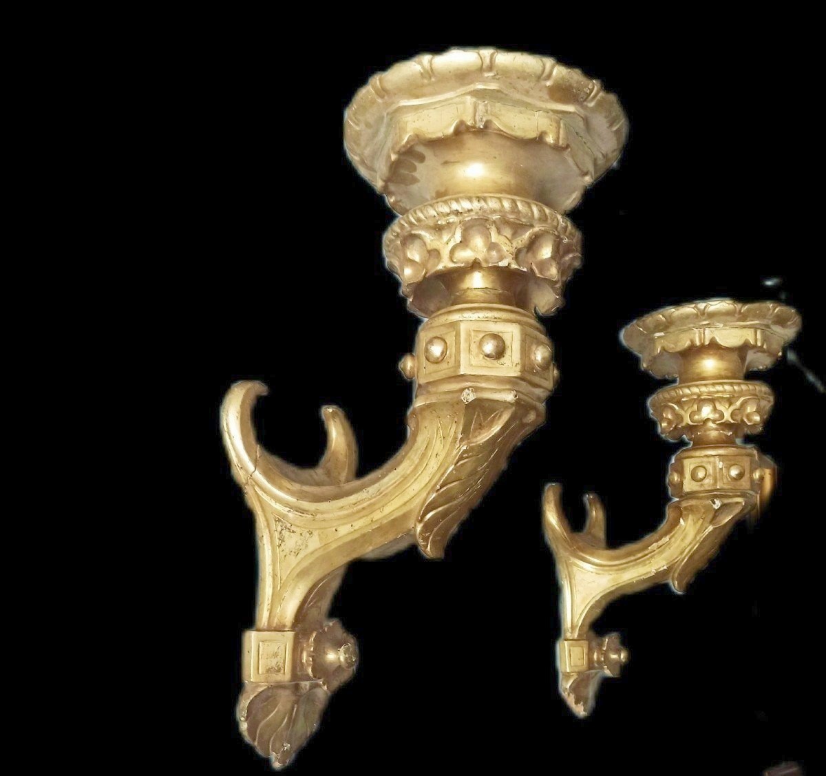 Grande vecchia coppia di candelieri da parete dorati - applique in legno dorato