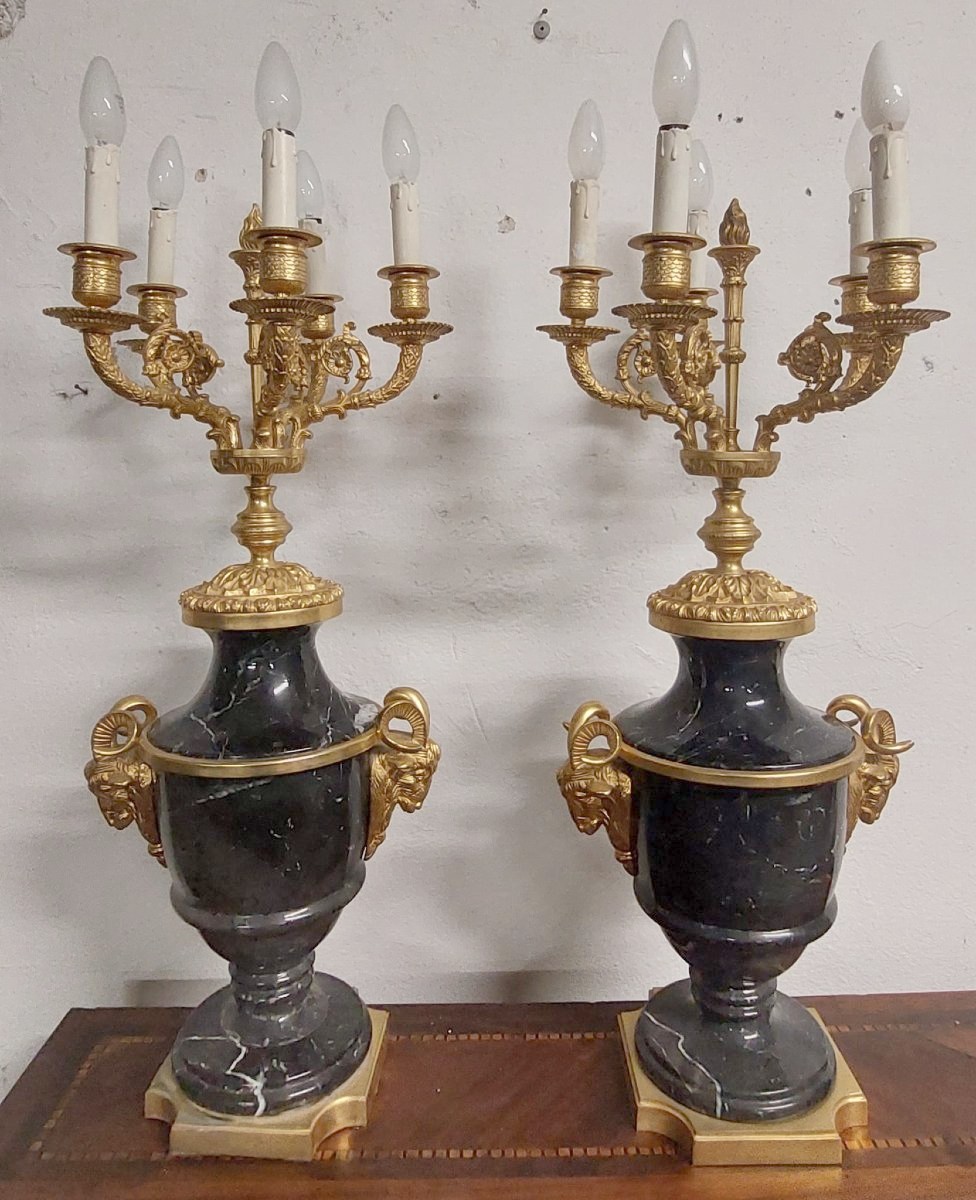 coppia di grandi candelabri  in marmo e bronzo  dorato H.70 CM
