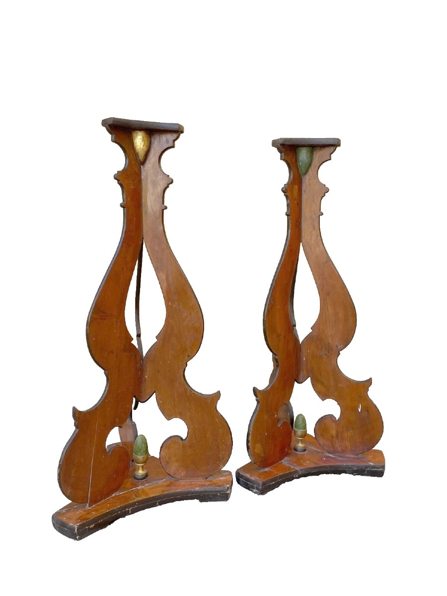 Grande coppia di candelieri , basi , treppiedi in legno dipinto , di fine '700 primi 800 
