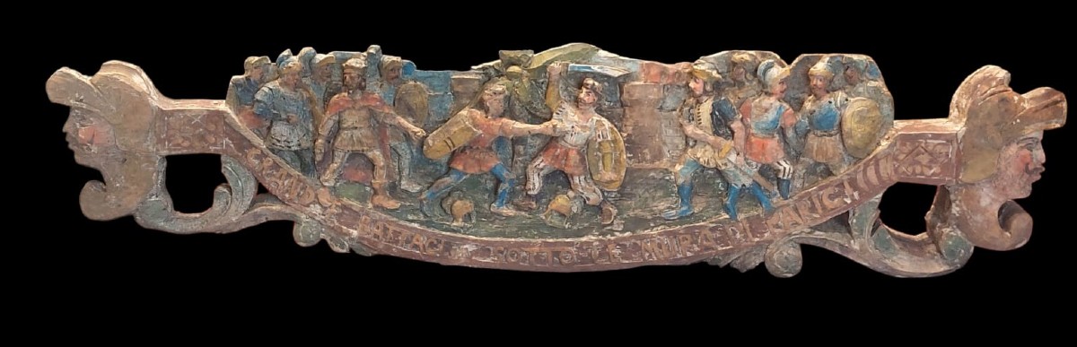 antica scultura , chiave di carretto siciliano  in legno LA GRANDE BATTAGLIA DI PARIGI