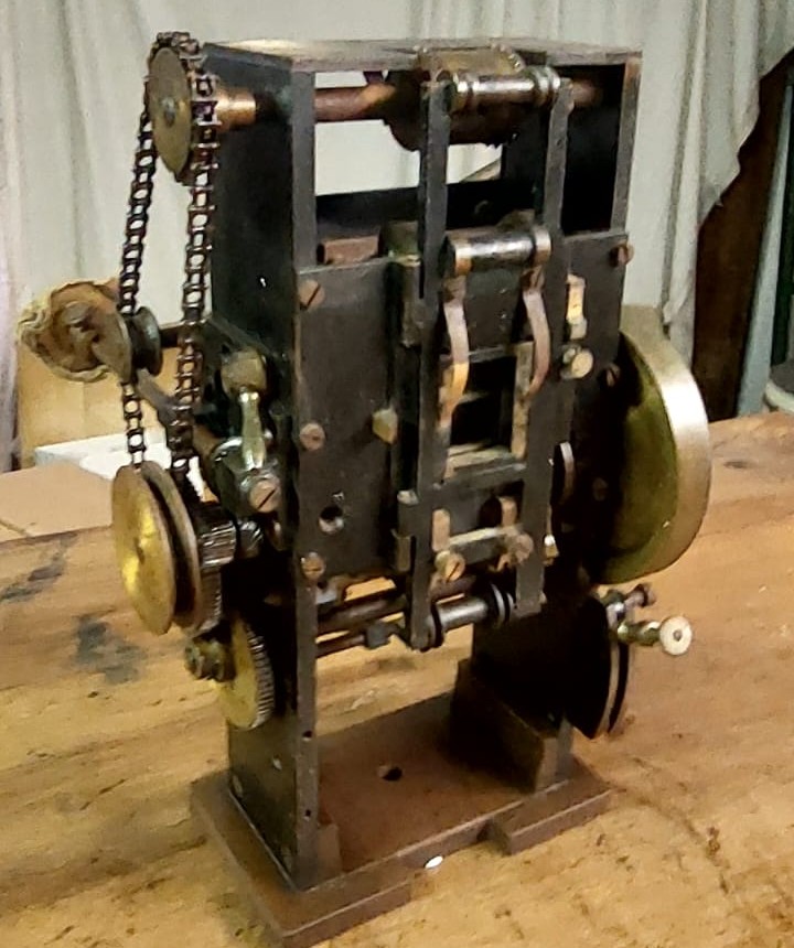 Proiettore Cinematografico 35 Mm  A Manovella Con Ingranaggi  Catena Primi 900-photo-3