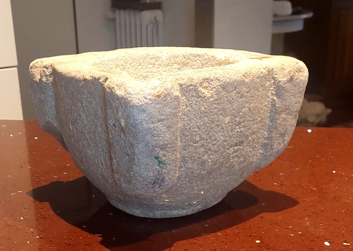 ANTICO MORTAIO IN PIETRA SCOLPITA XVI/XVII SECOLO  TOSCANA