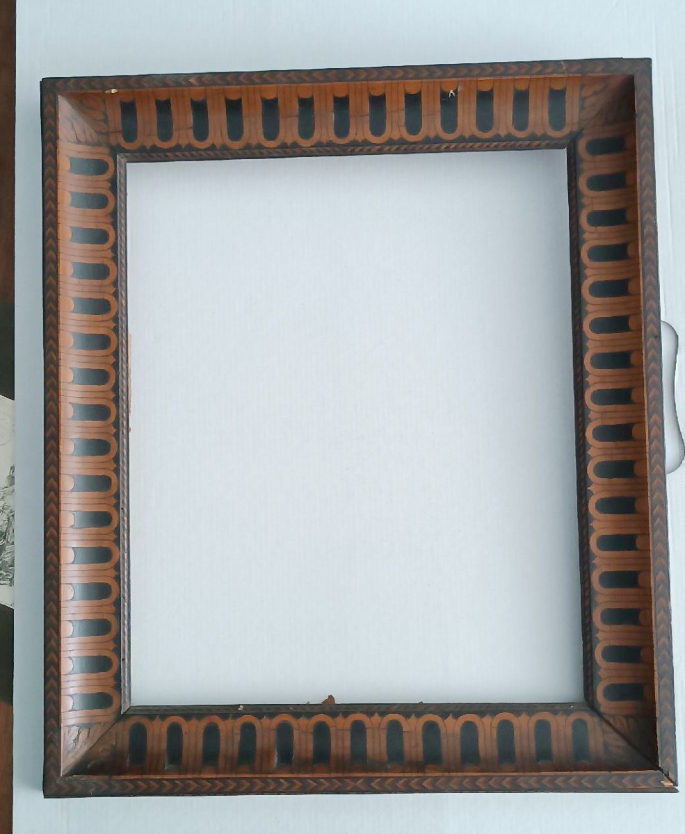Cornice intarsiata in varie essenze fine 700 