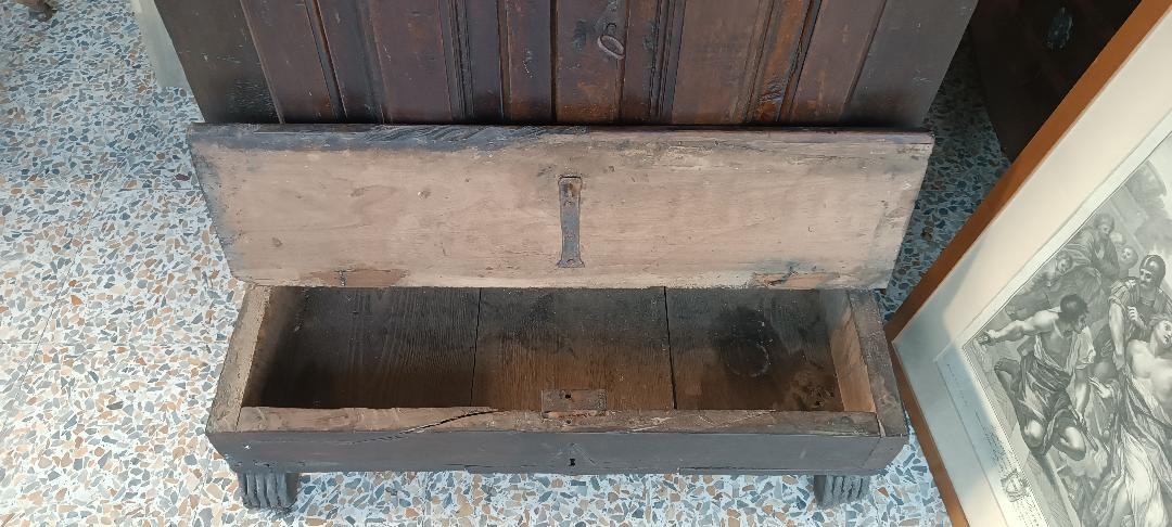 Grande inginocchiatoio IN NOCE o credenza inizi XVII SECOLO-ITALIA-photo-7
