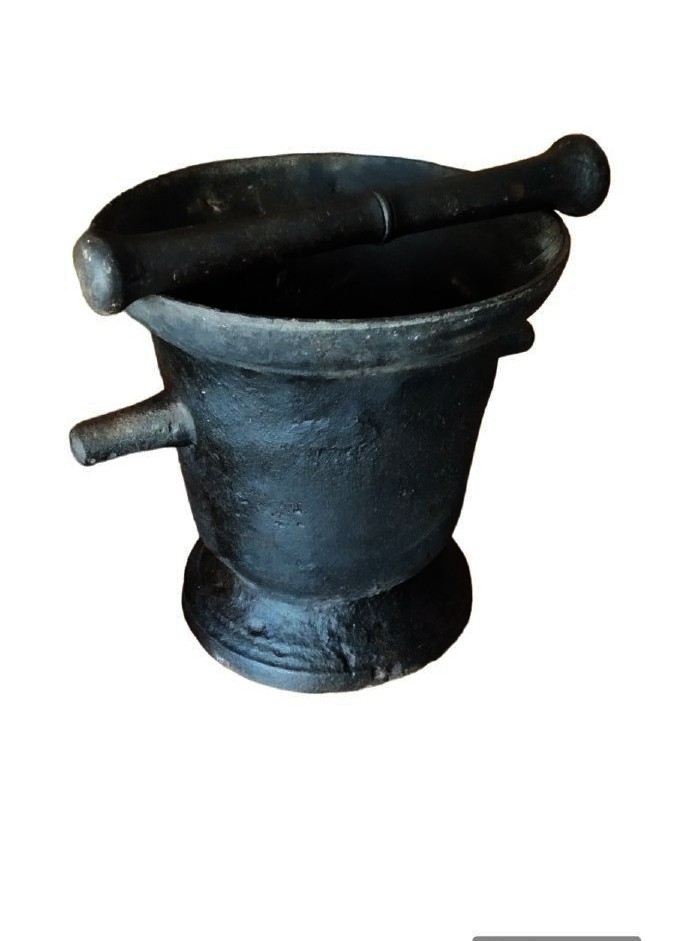 Grande mortaio in ferro XVIII secolo
