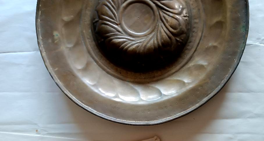 Antico piatto da elemosina in ottone , XVII secolo -ELEMOSINIERE-photo-4