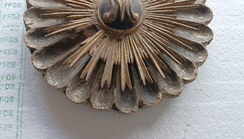 Fregio barocco antico, rosone in legno, Italia-photo-3