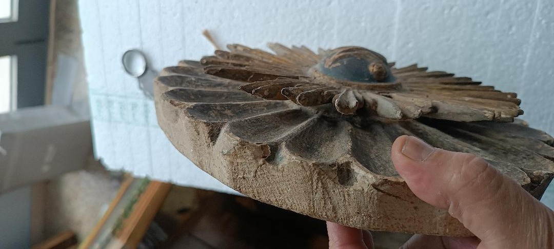 Fregio barocco antico, rosone in legno, Italia-photo-4