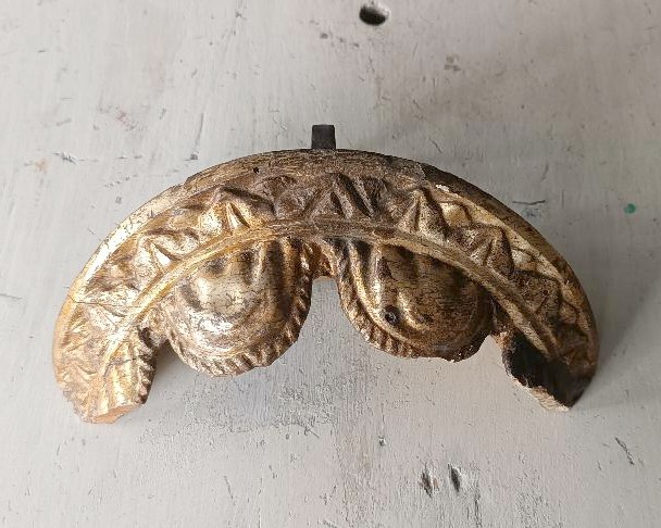 Corona da edicola frammento legno dorato XVIII secolo