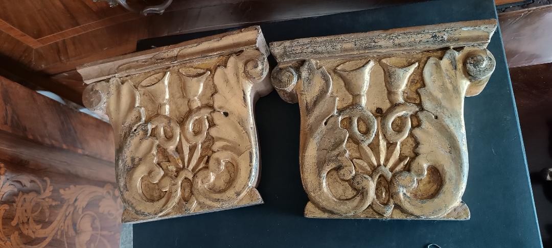 Antica coppia di fregi dorati in legno intagliato-photo-2