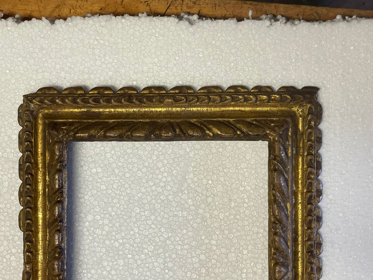 Antica cornice in legno intagliato e dorata a oro zecchino , XVII secolo ,Italia centrale-photo-2