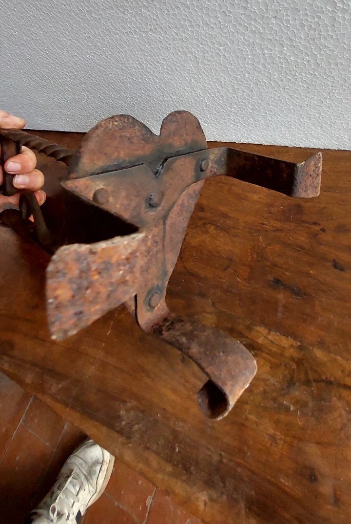 ANTICO CANDELIERE iN FERRO BATTUTO E FORGIATO XVIII Secolo-photo-2