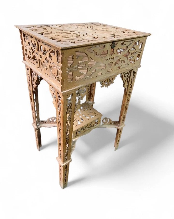 RARO TAVOLINO LEGNO A TRAFORO DITTA AMATI TORINO ANTICO