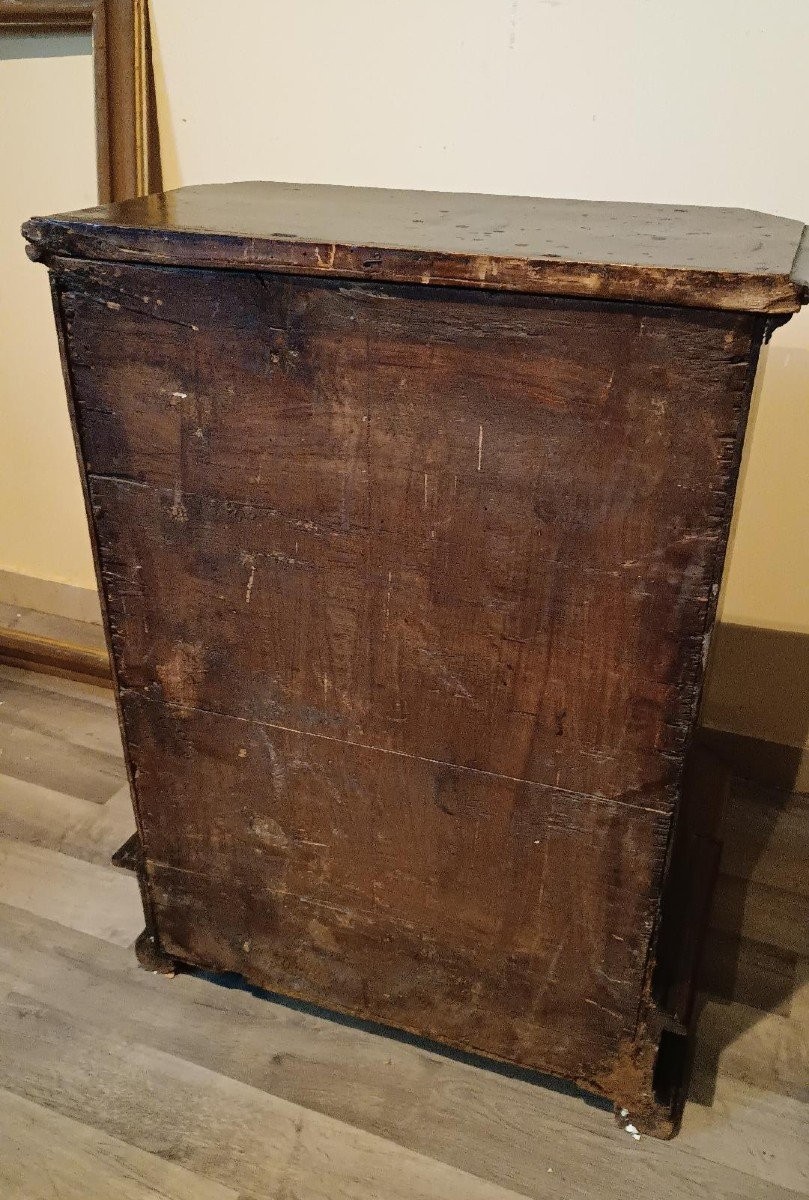 Antico inginocchiatoio del XVII secolo con cassetti in noce toscana-photo-6