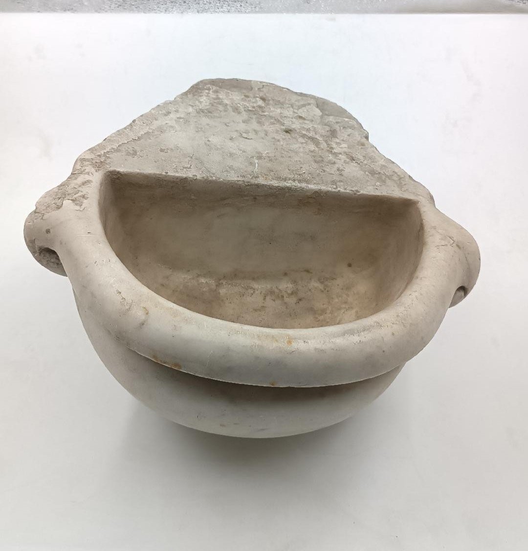 Acquasantiera in marmo carrara Toscana XVII secolo-photo-1