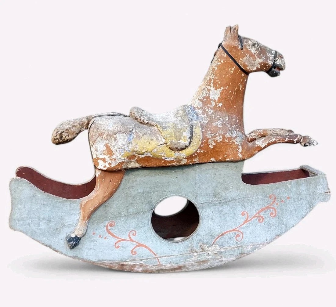 RARO ANTICO CAVALLO A DONDOLO XIX SECOLO LEGNO E CARTAPESTA DIPINTO