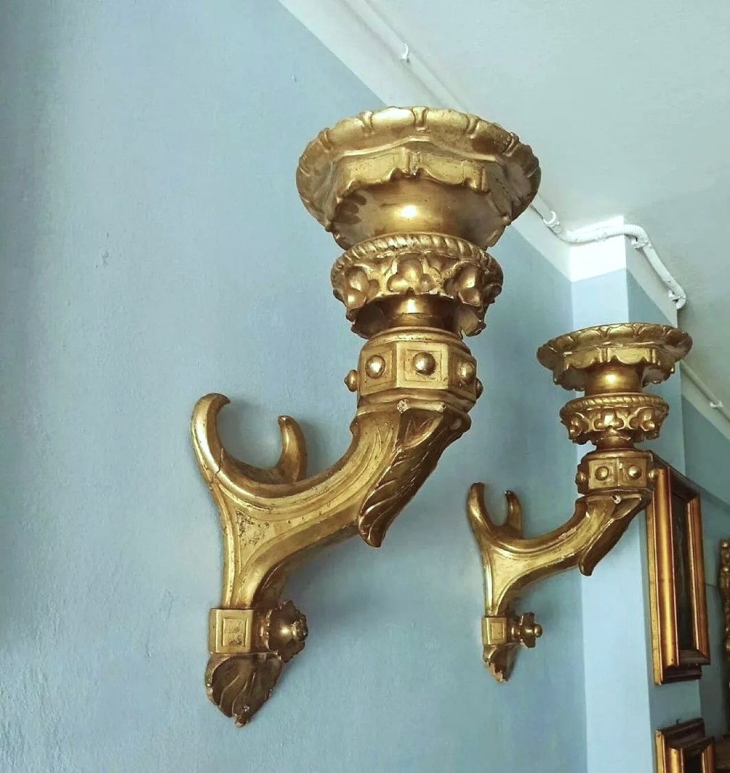 Grande vecchia coppia di candelieri da parete dorati - applique in legno dorato-photo-2