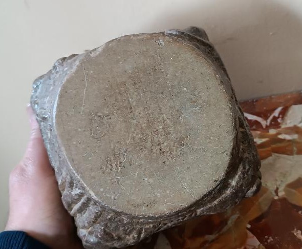 Antico mortaio in pietra -photo-4