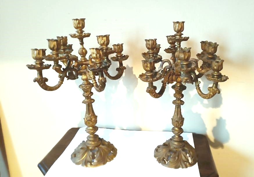 Grande coppia di candelieri in bronzo dorato XIX secolo