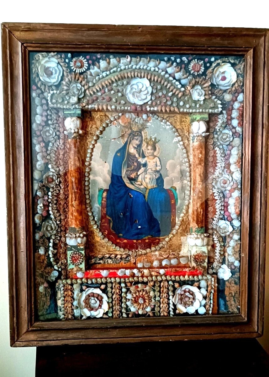 Grande esecuzione Madonna in teca corallo e conchiglie manifattura Toscana XIX secolo
