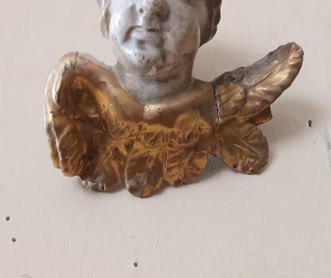 Antica testa di cherubino in legno laccato e dorato-photo-2