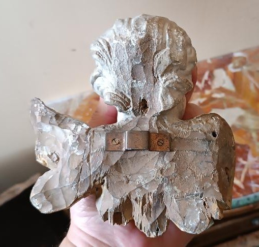 Antica testa di cherubino in legno laccato e dorato-photo-1