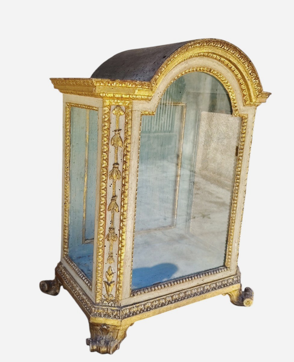 Importante  teca espositrice di manifattura Italiana   della metà del 700, periodo Luigi XV, 