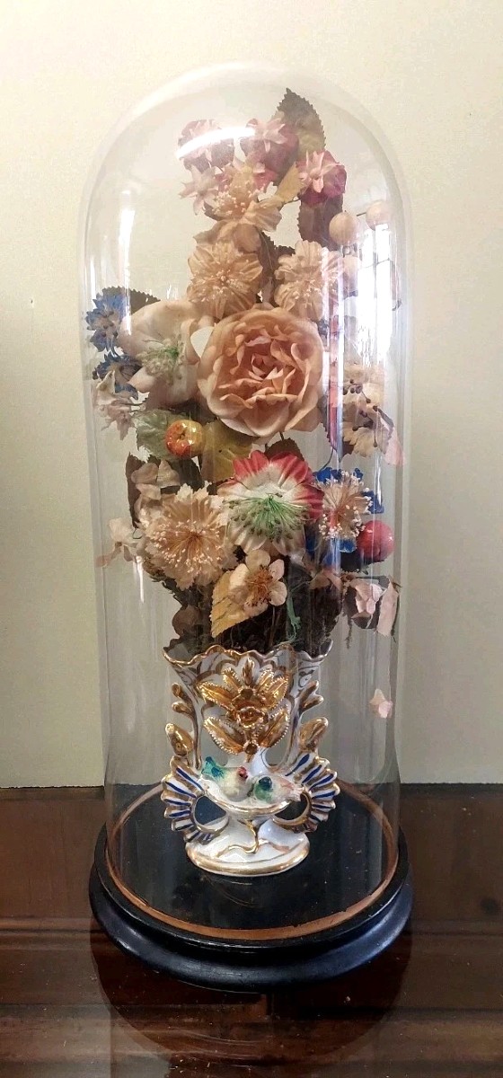 Antica Campana in vetro soffiato vaso in ceramica e fiori di stoffa XIX sec.