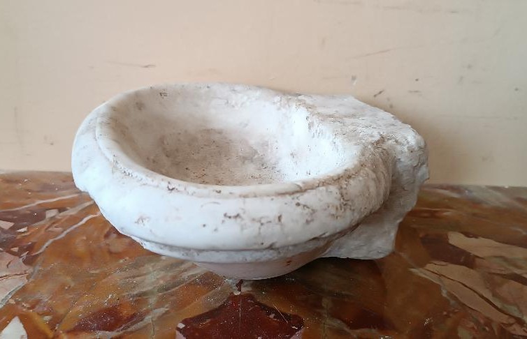 Piccola acquasantiera antica in marmo XVII secolo toscana-photo-2