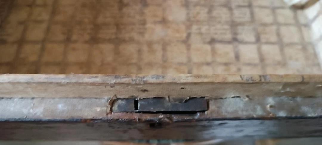 Cofanetto , Bauletto , rivestito in pelle decorato . XVII secolo-photo-8