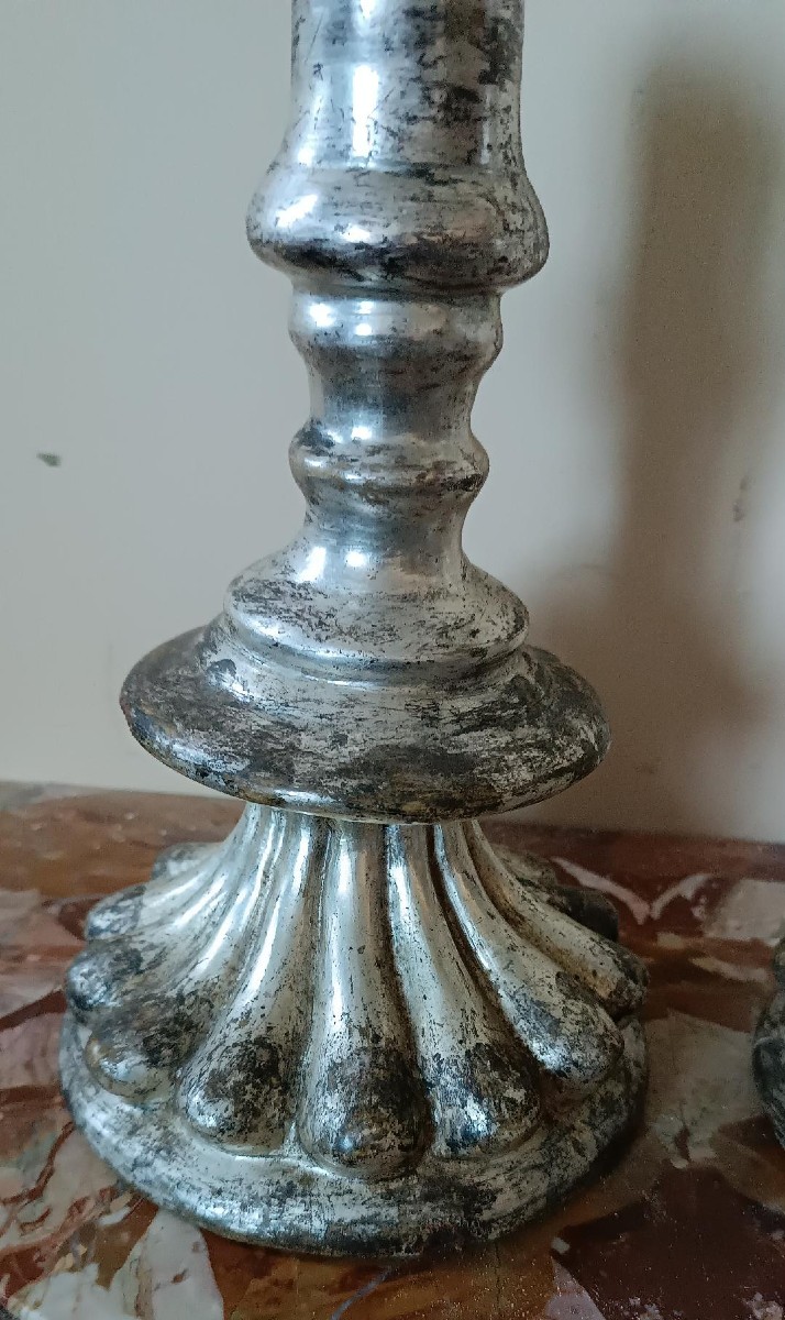 Rara coppia antichi candelieri argentati in terracotta XVII secolo-photo-3