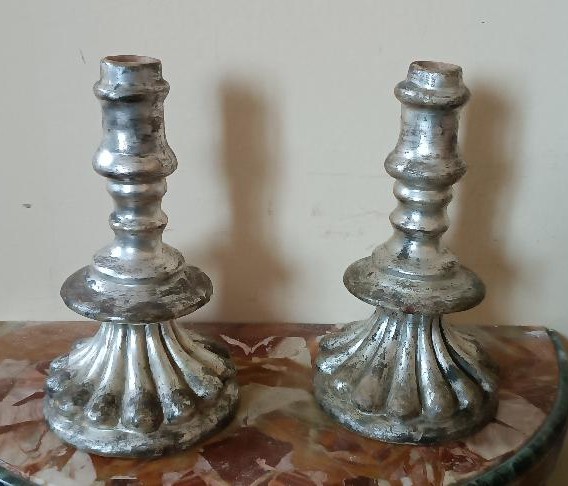 Rara coppia antichi candelieri argentati in terracotta XVII secolo-photo-6